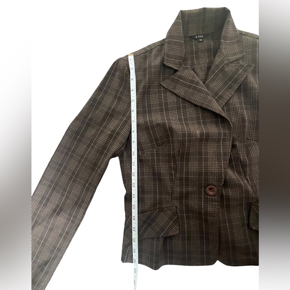 Zinc Brown Plaid Women's Blazer. Size: Medium. Great Condition. - Picture 7 of 8